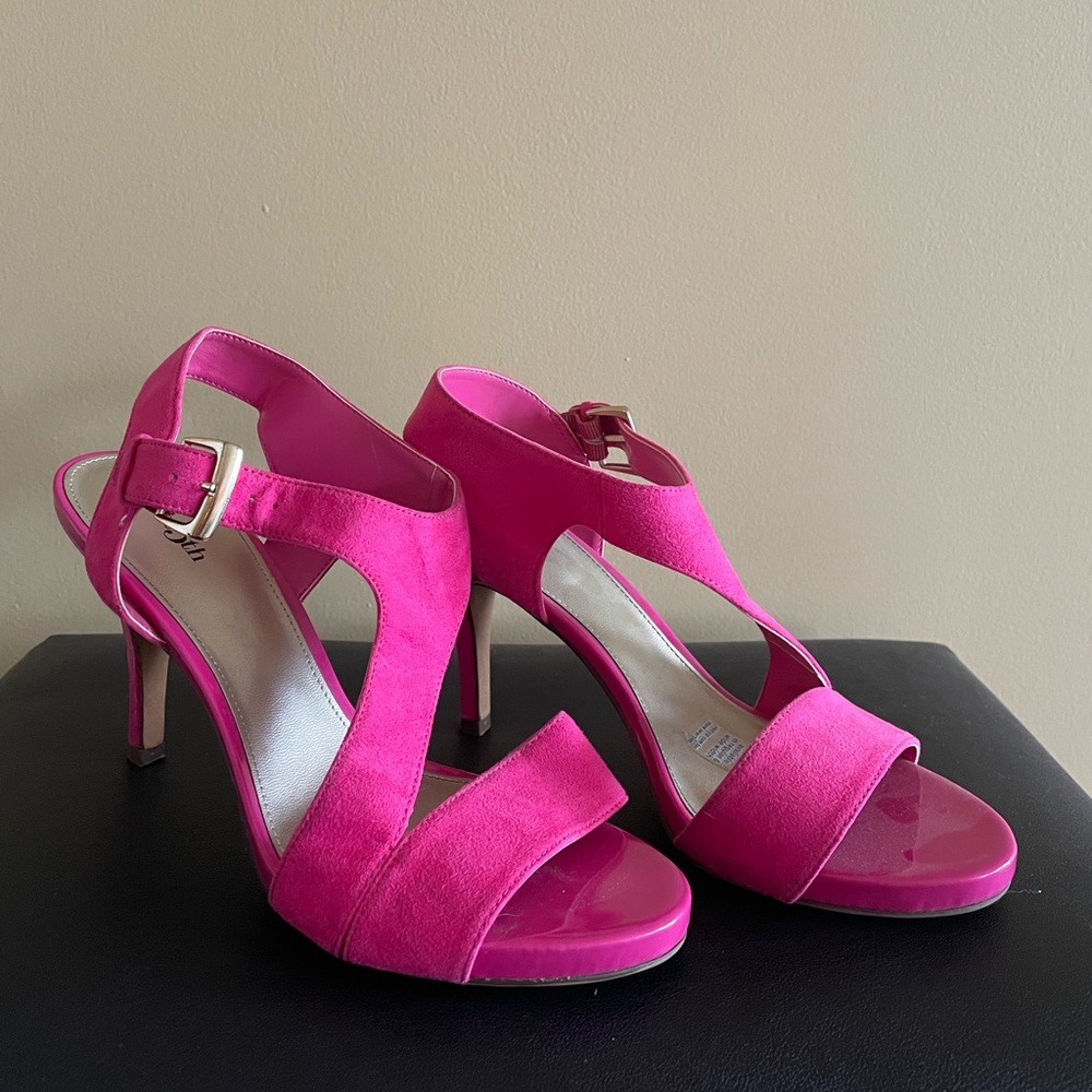 Hot Pink high heel sandals Size 7.5